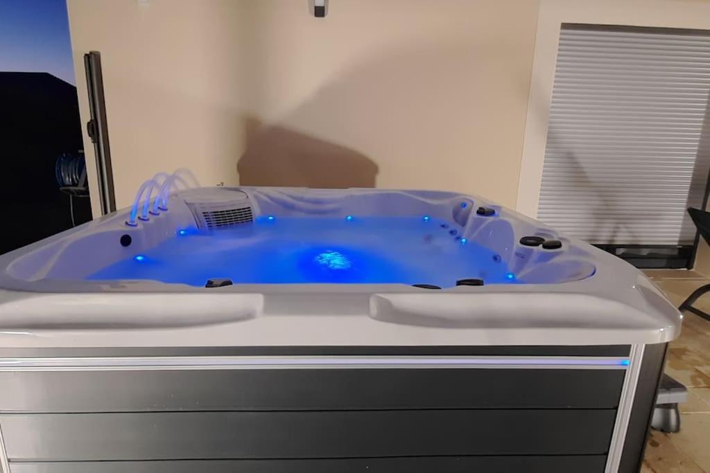 Villa Drome Jacuzzi La Maison D'A Cote Chatuzange-le-Goubet Kültér fotó